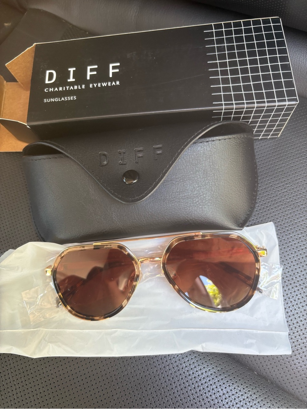 Diff Eyewear Gold & Tortoiseshell Aviator Sunglasses with Brown Gradient Lenses - Picture 3 of 3